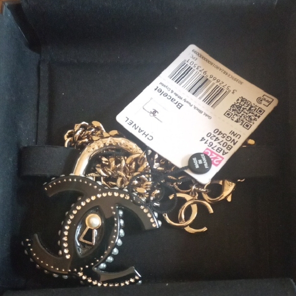 CHANEL Black and Gold Brooch - Picture 1 of 2